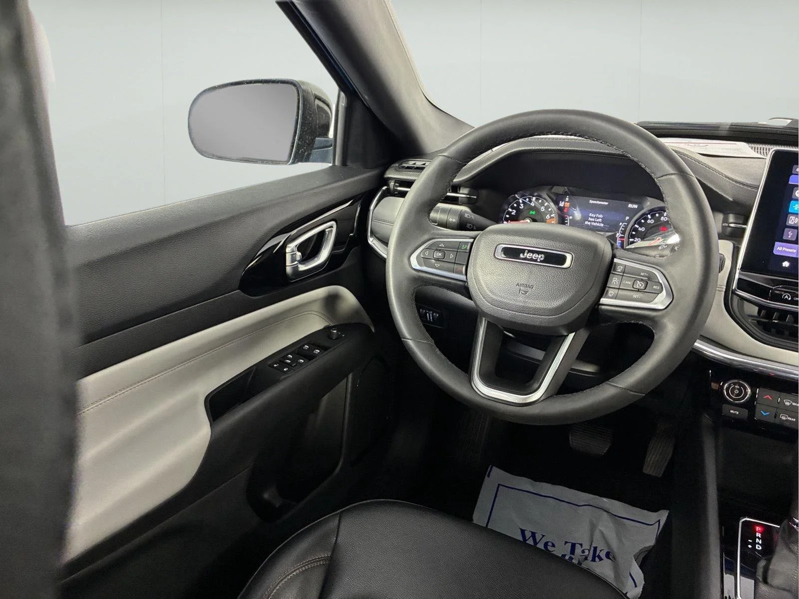 Used 2024 Hydro Blue Pearlcoat Jeep Limited image 13