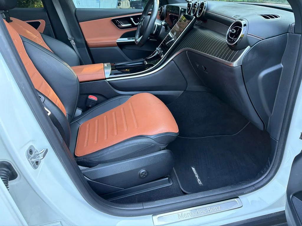 Used 2024  Mercedes-Benz GLC 300 image 13