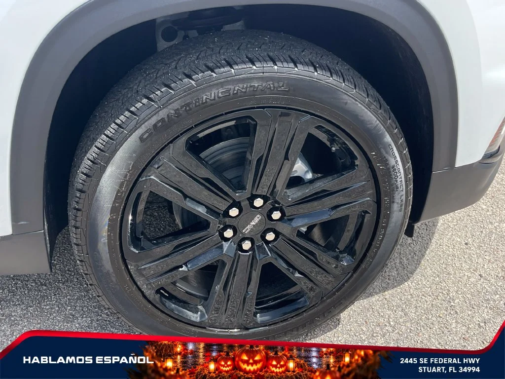 New 2026 Summit White GMC Elevation image 22
