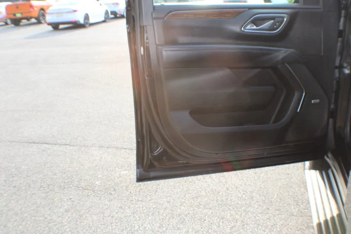 Used 2023 BLACK Chevrolet High Country image 6