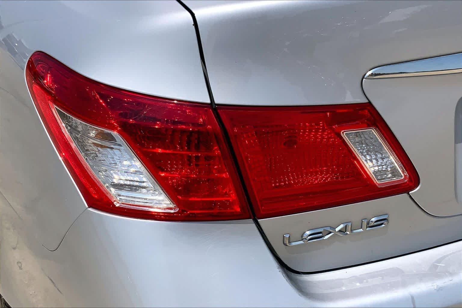 Used 2007 Tungsten Metallic Lexus  image 23