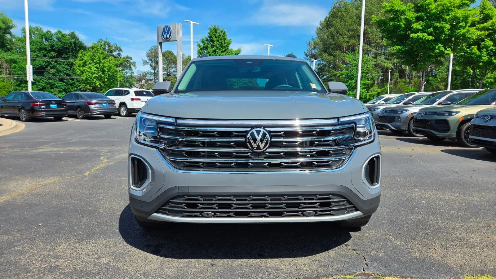 New 2026 Pure Gray Volkswagen 2.0T SE w/Technology image 8