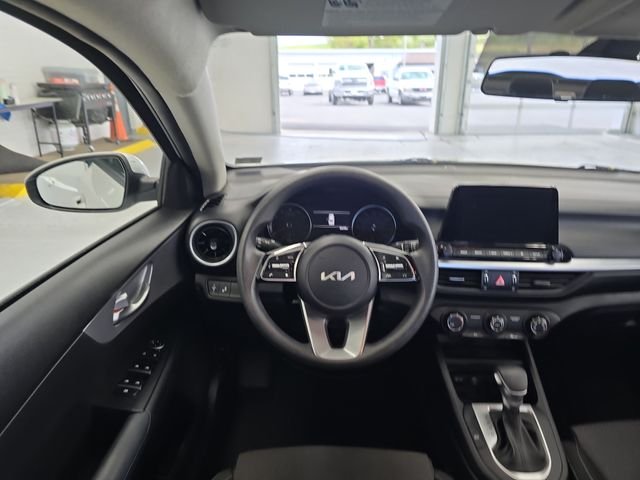 Used 2024 White Kia LXS image 12