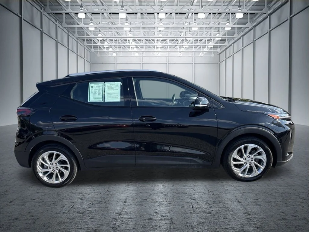 Used 2023 Black Chevrolet LT image 5