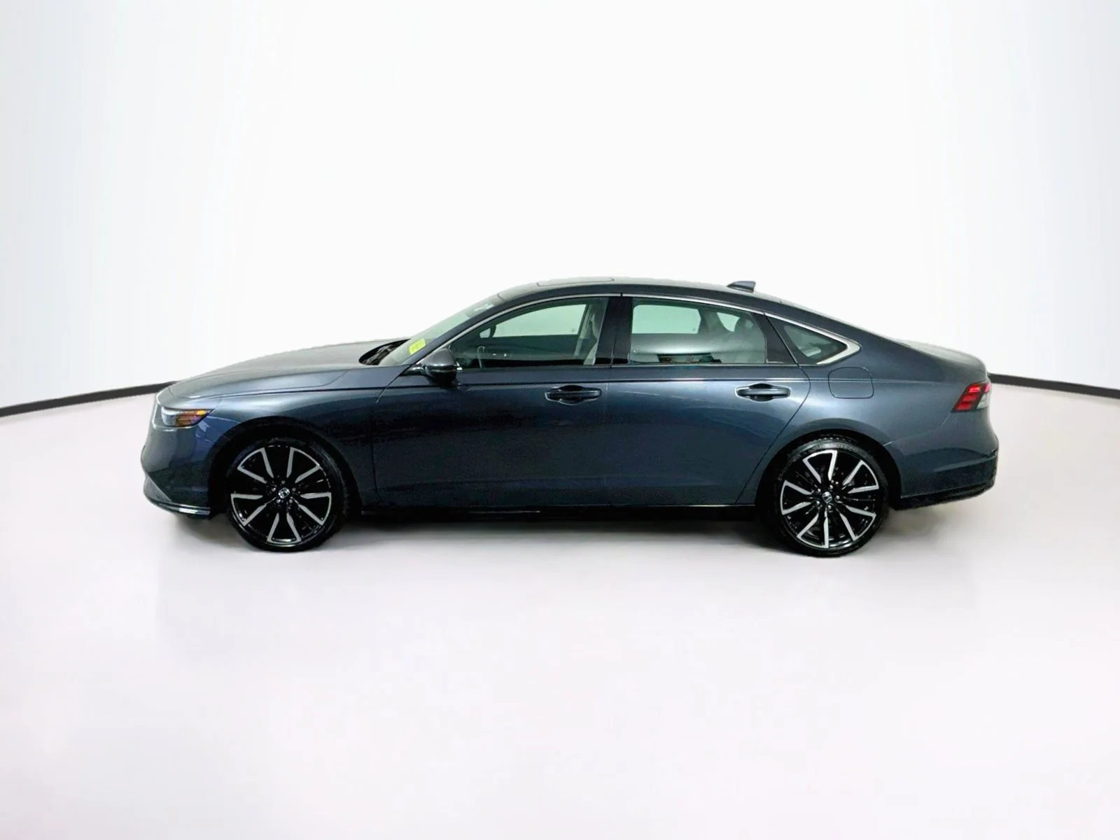 Used 2024 Gray Honda Touring image 4