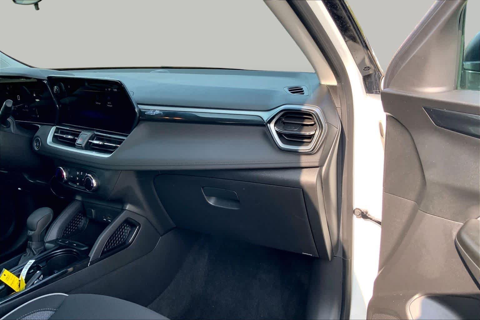 Used 2024 Summit White Chevrolet LS image 18