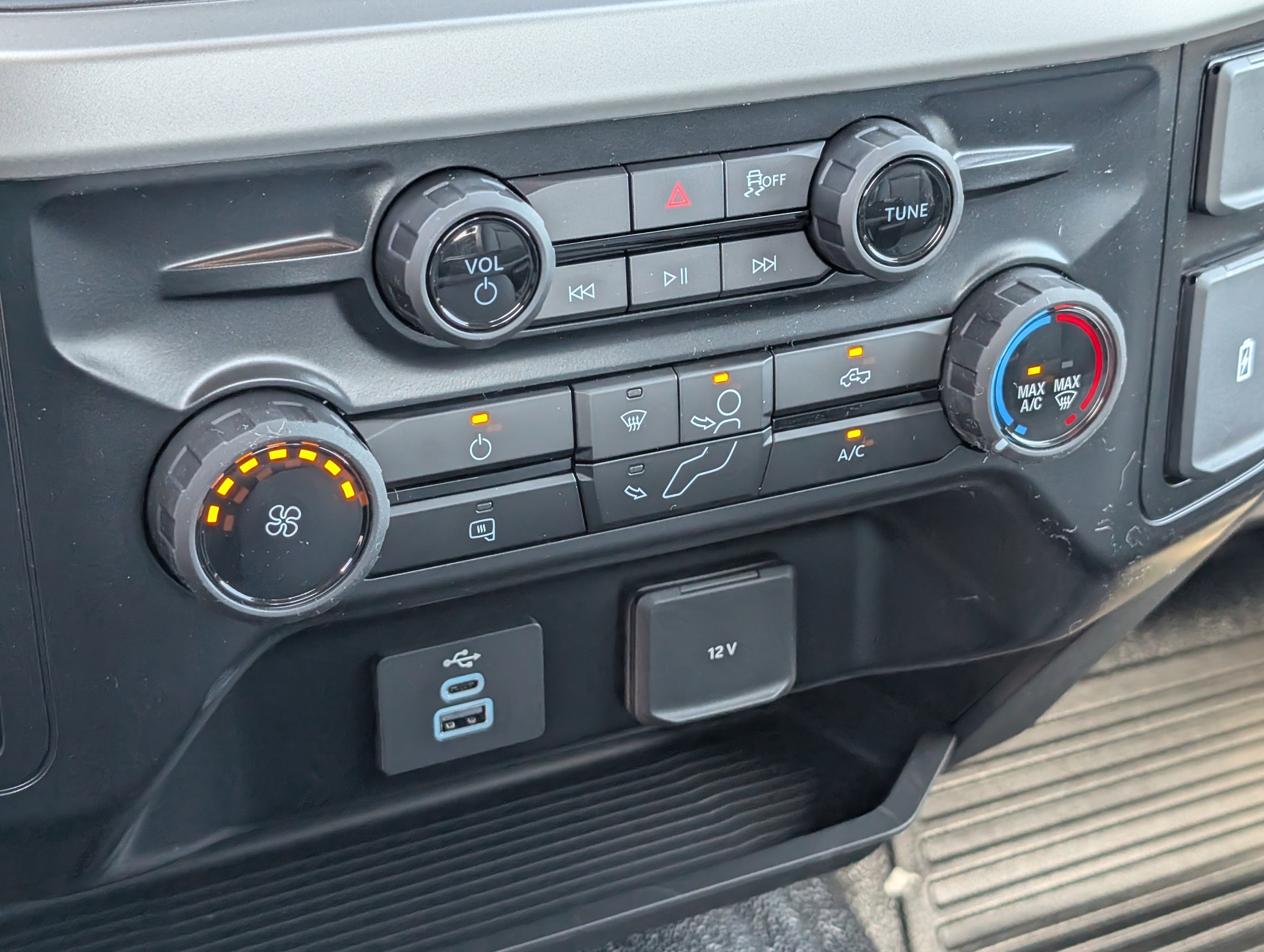 New 2026 Agate Black Metallic FORD F-250® XL image 27