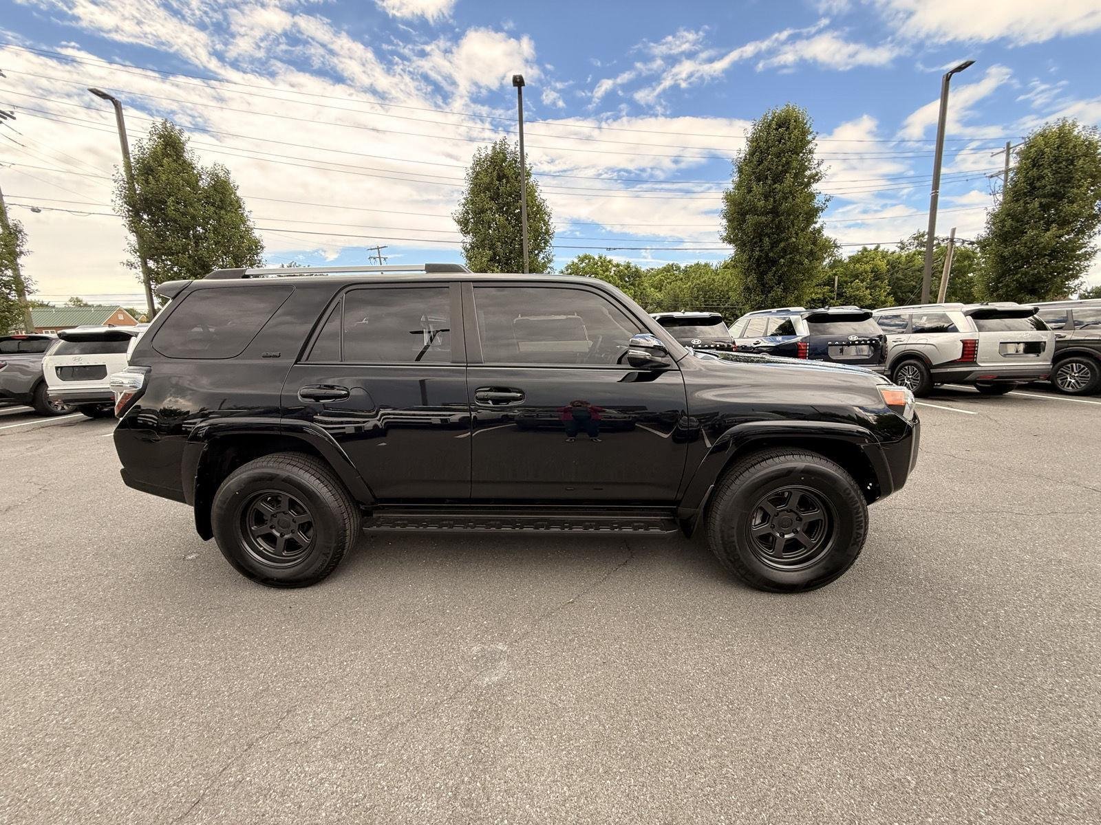 Used 2021 Midnight Black Metallic Toyota SR5 Premium image 2