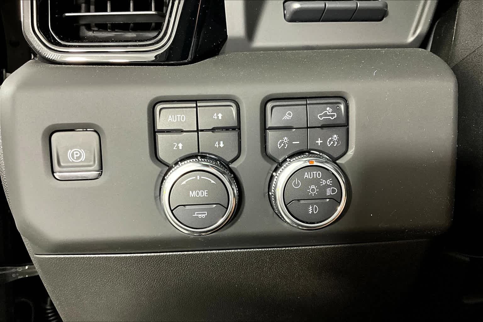 Used 2025 Onyx Black GMC AT4 image 13