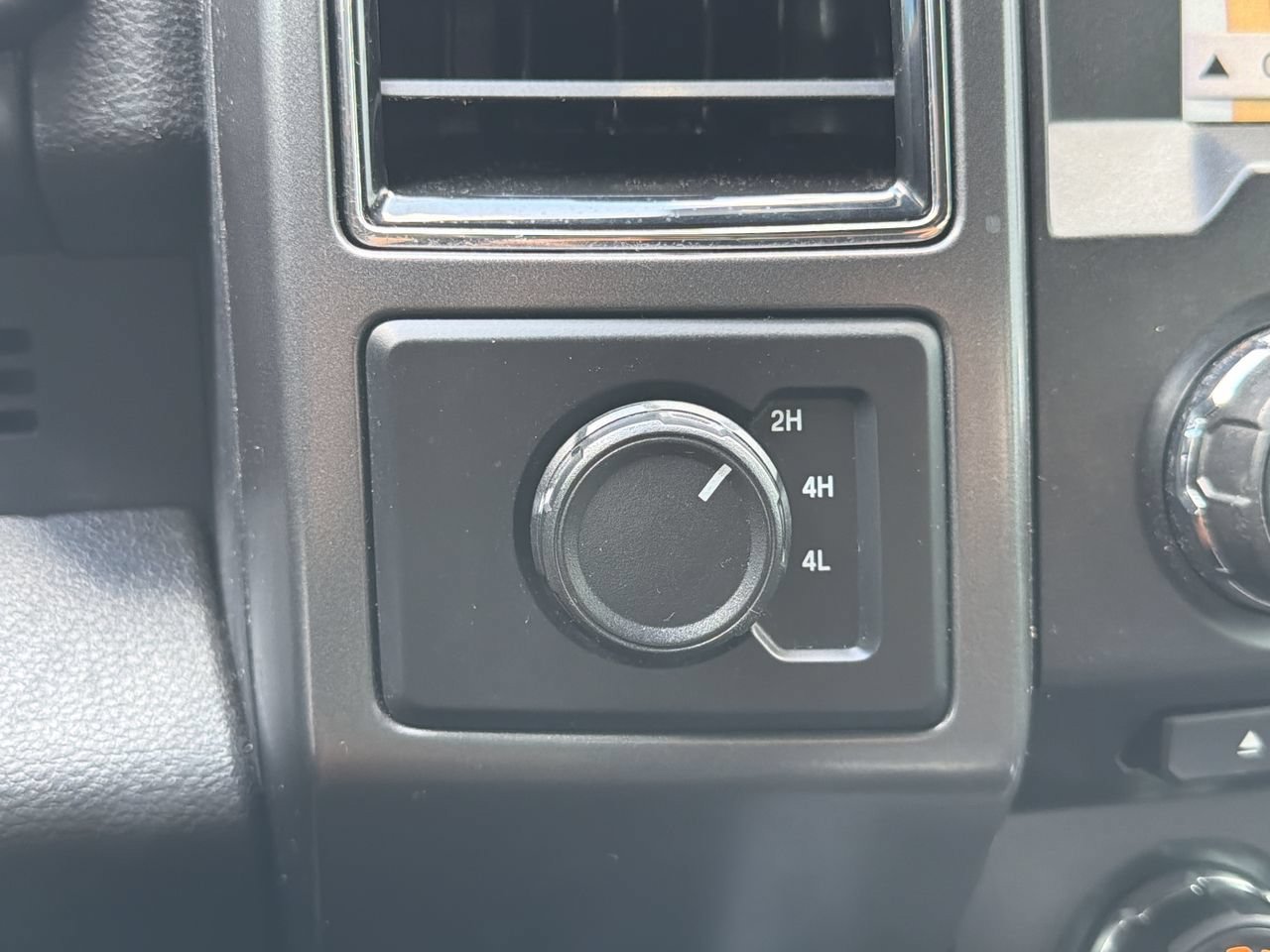 Used 2018 Shadow Black Ford XLT image 25