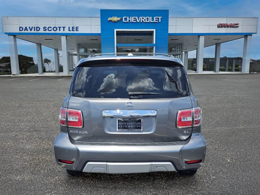 Used 2018 Gun Metallic Nissan SL image 10
