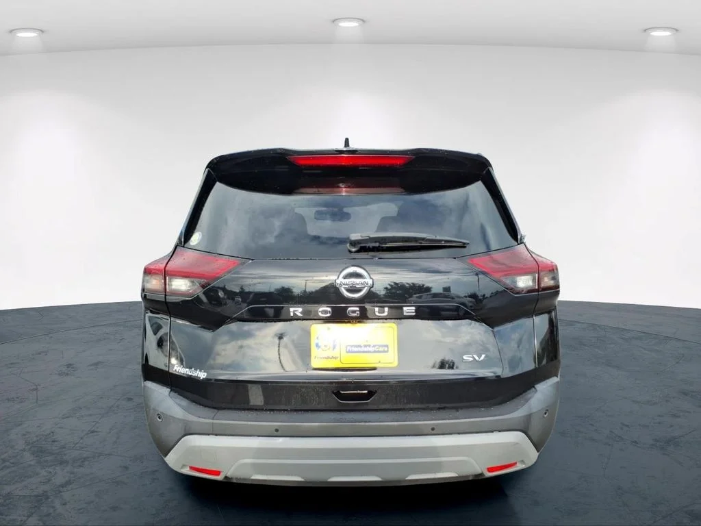 Used 2021 Black Nissan SV image 7