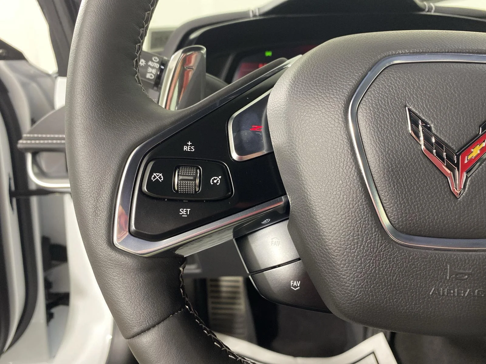 Used 2023 Arctic White Chevrolet 2LT image 24