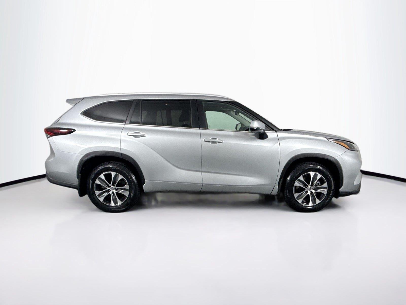Certified Used 2025 Celestial Silver Metallic Toyota XLE image 11