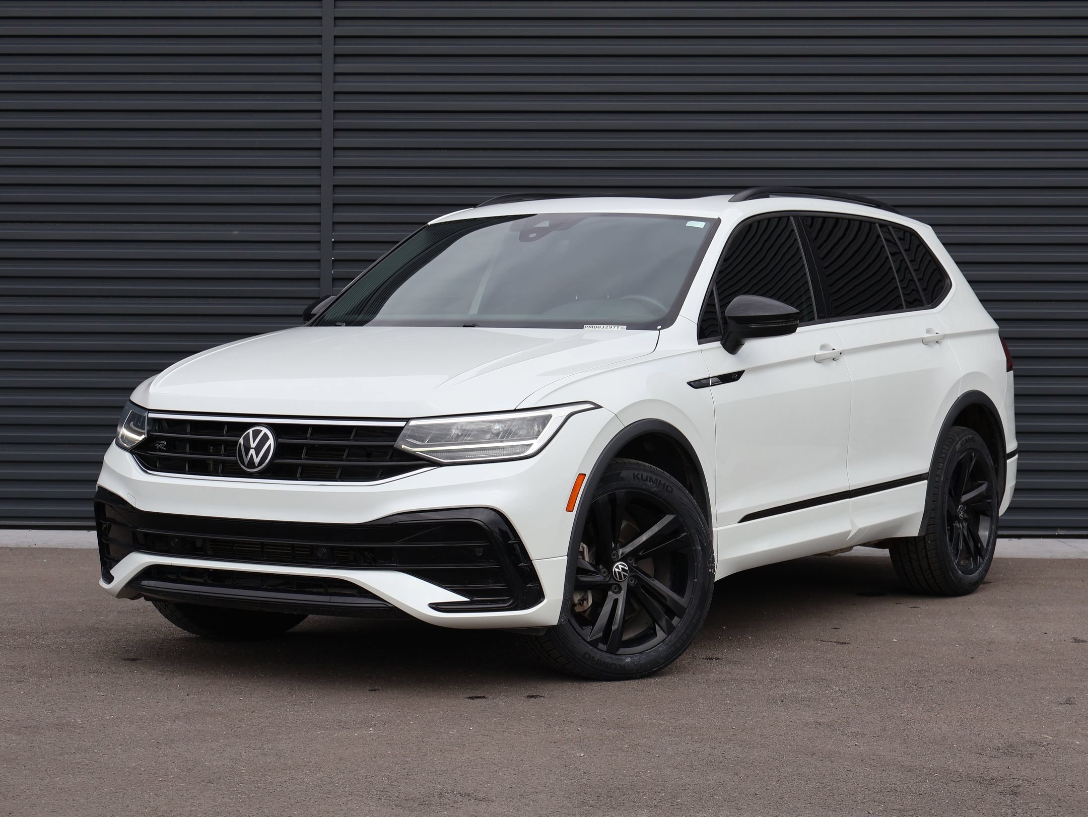 2023 Volkswagen Tiguan SE R-LINE BLACK
