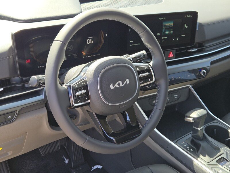 New 2026 Snow White Pearl Kia LXS image 12