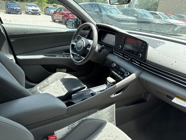 Used 2026 Silver Hyundai SEL Sport image 8