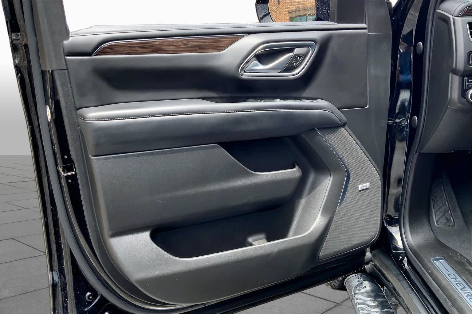Used 2022 Black Chevrolet Z71 image 22