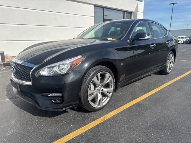 2016 INFINITI Q70 3.7 AWD's photo
