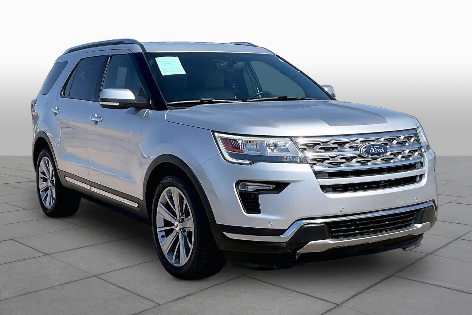 Used 2018 Ingot Silver Metallic Ford Limited image 3