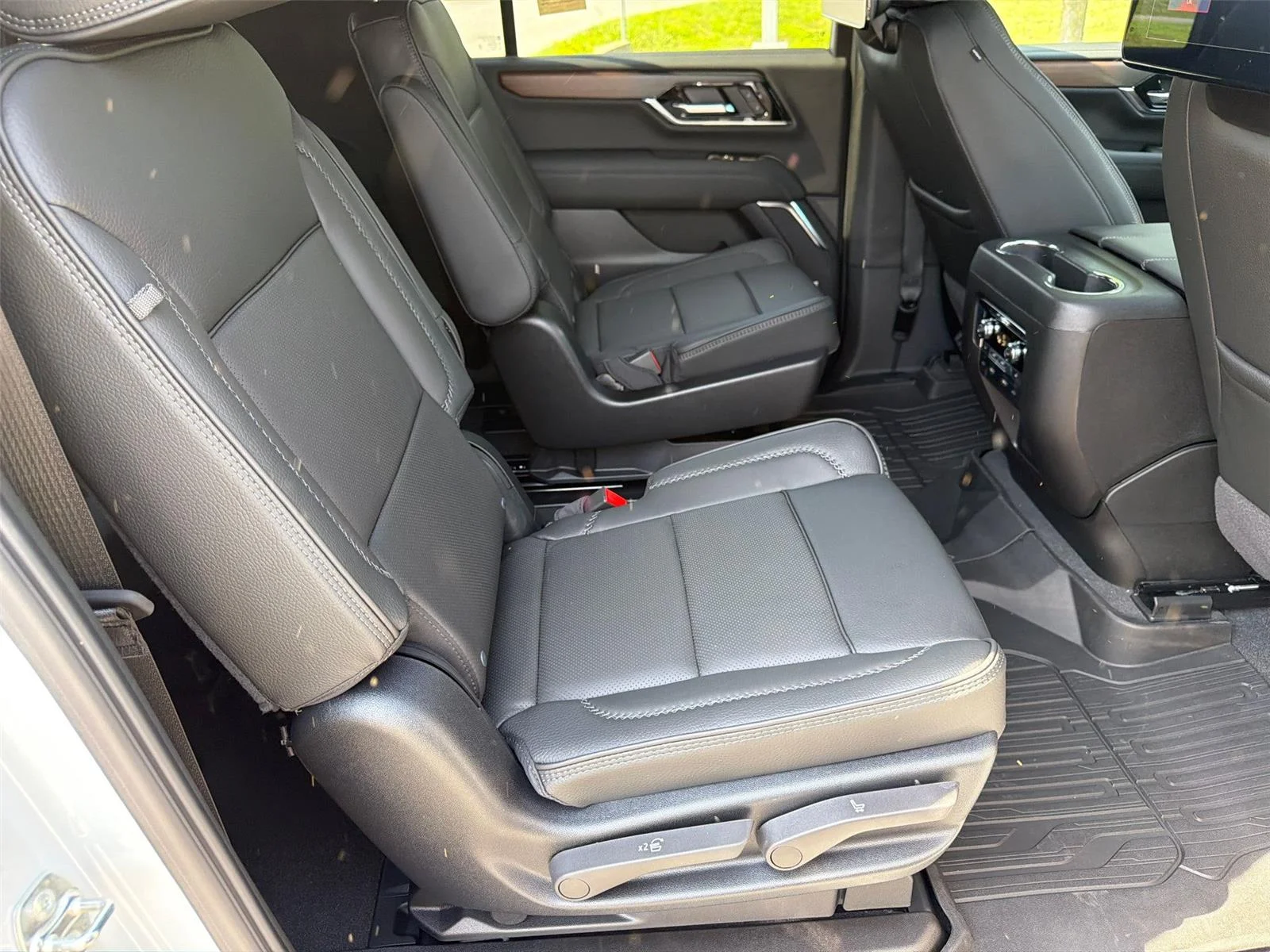 New 2026 Glacier White Tricoat GMC Denali image 12
