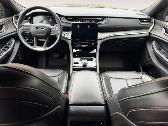 Used 2024 Gray Jeep Limited image 10