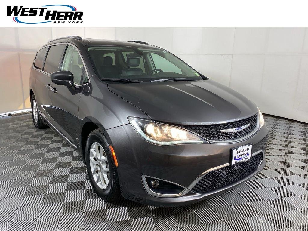 Used 2020 Crystal Metallic Chrysler Touring L image 1
