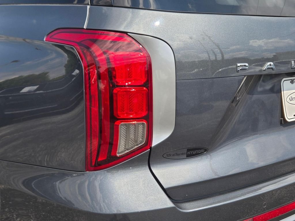 Certified Used 2025 Gray Hyundai SEL Premium image 7