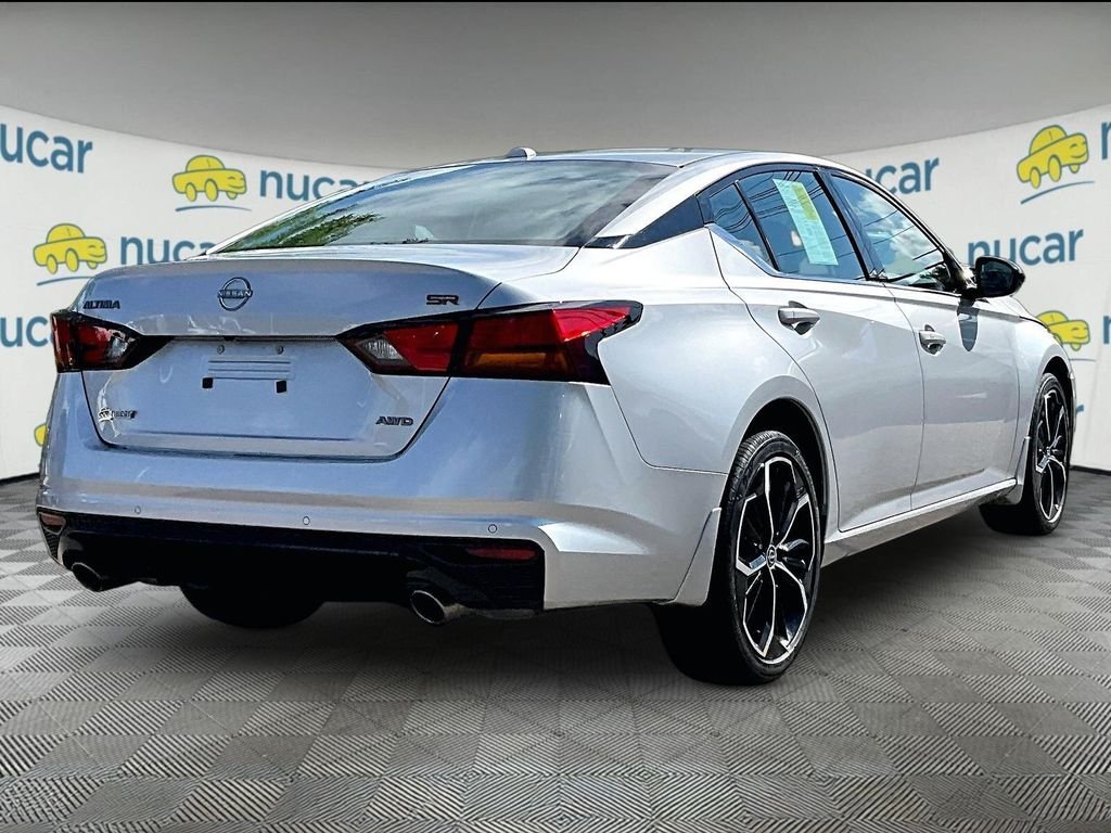 Used 2024 Silver Nissan 2.5 SR image 6