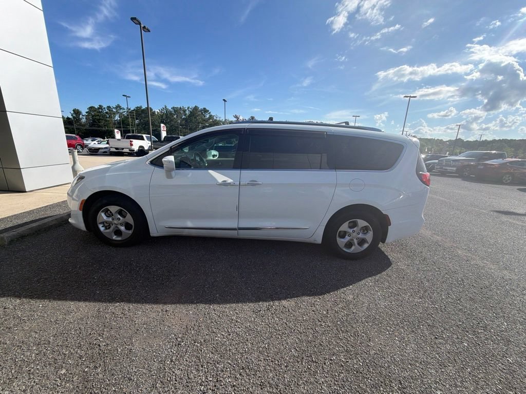 Used 2017 Bright White Clearcoat Chrysler Touring-L Plus image 3