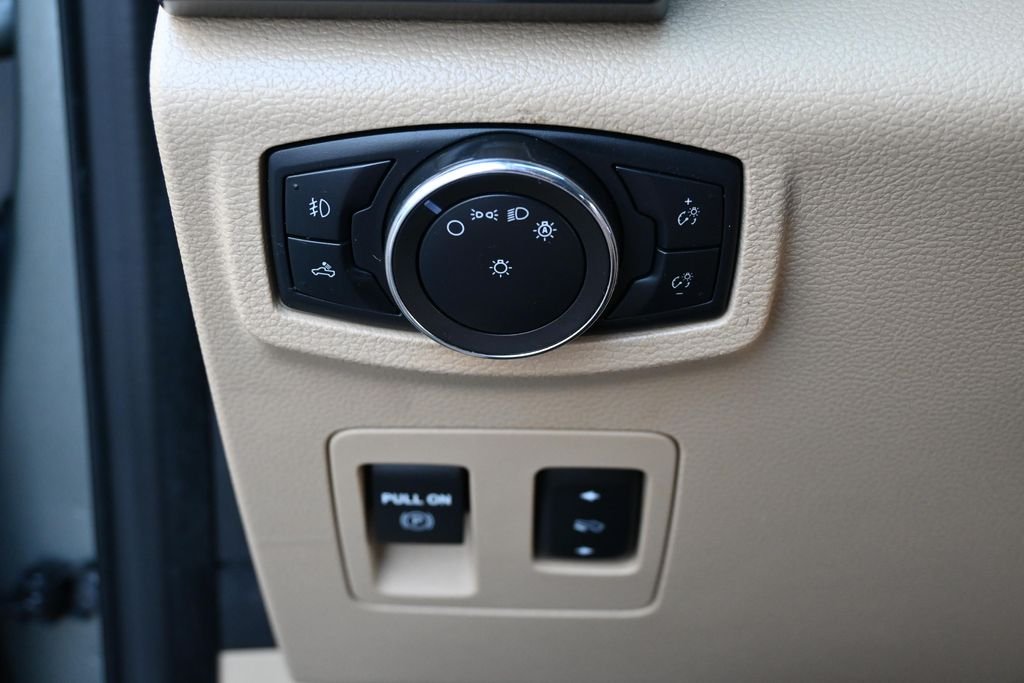 Used 2020 Silver Spruce Metallic Ford XLT image 32