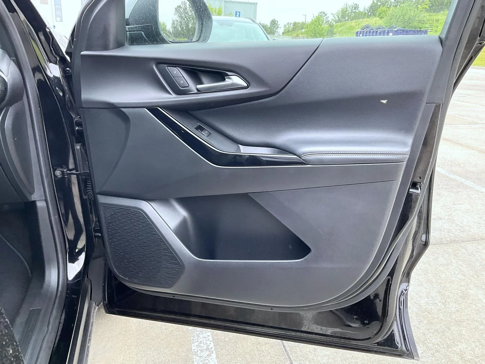 Used 2025 Black Chevrolet LT image 17