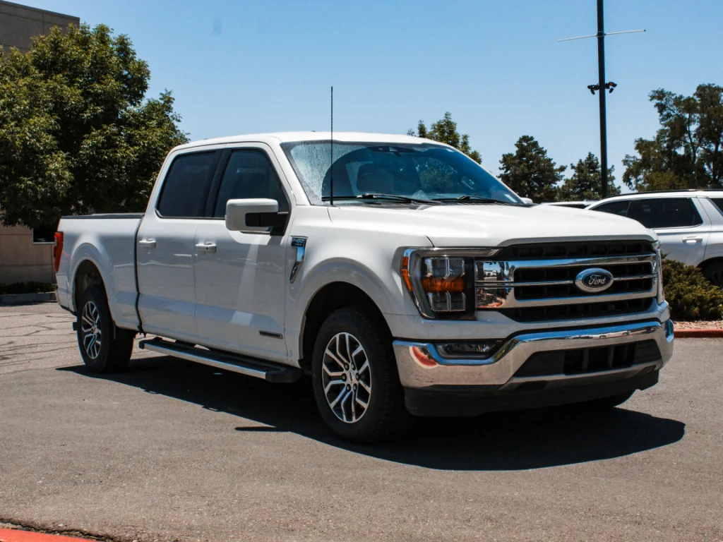 Used 2022 Oxford White Ford LARIAT image 3