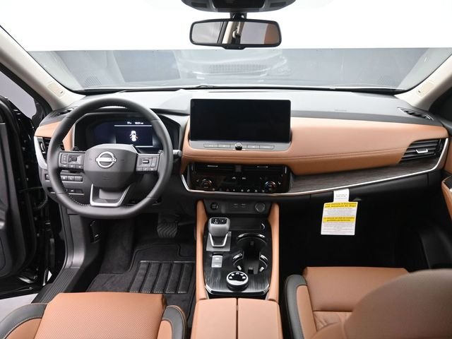 Used 2026 Black Nissan Platinum image 27