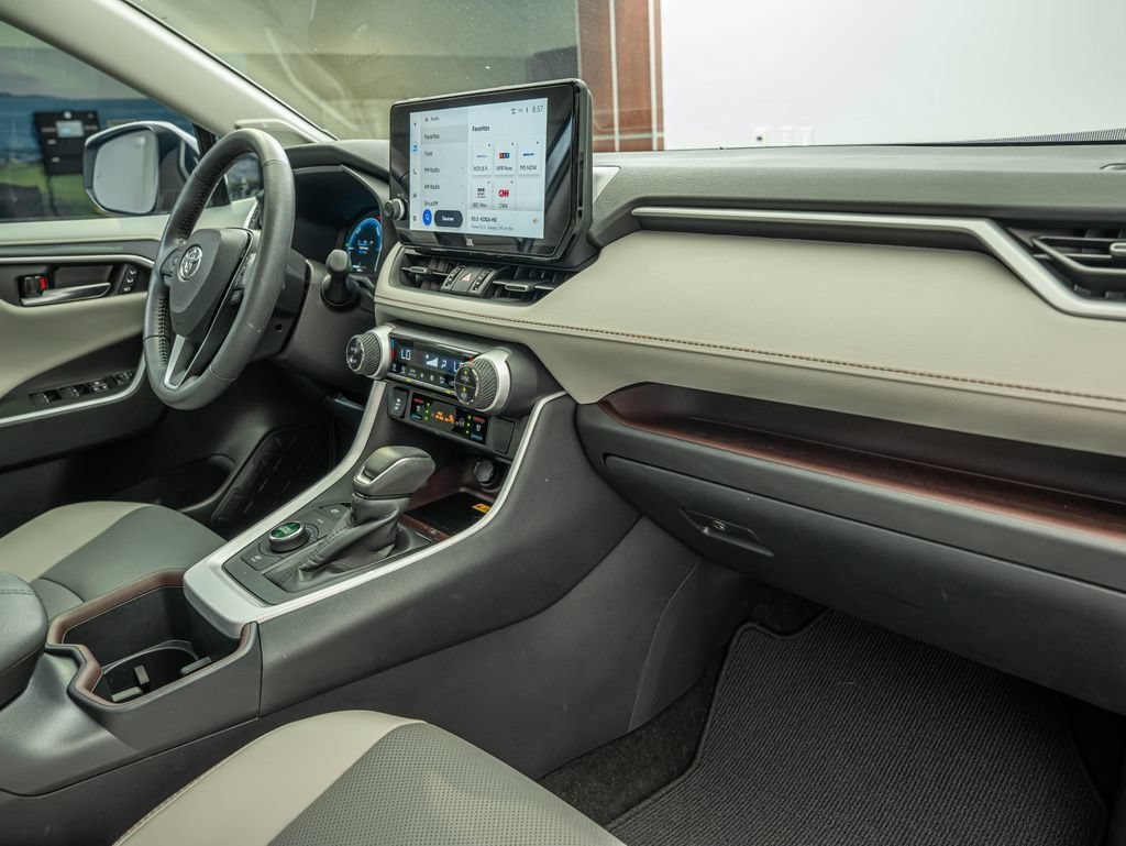 Used 2025 Pearl Toyota Limited image 43