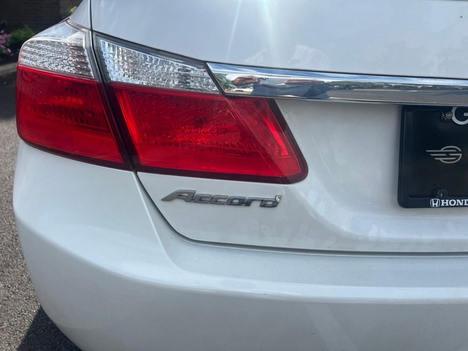 Used 2015 White Orchid Pearl Honda Sport image 5