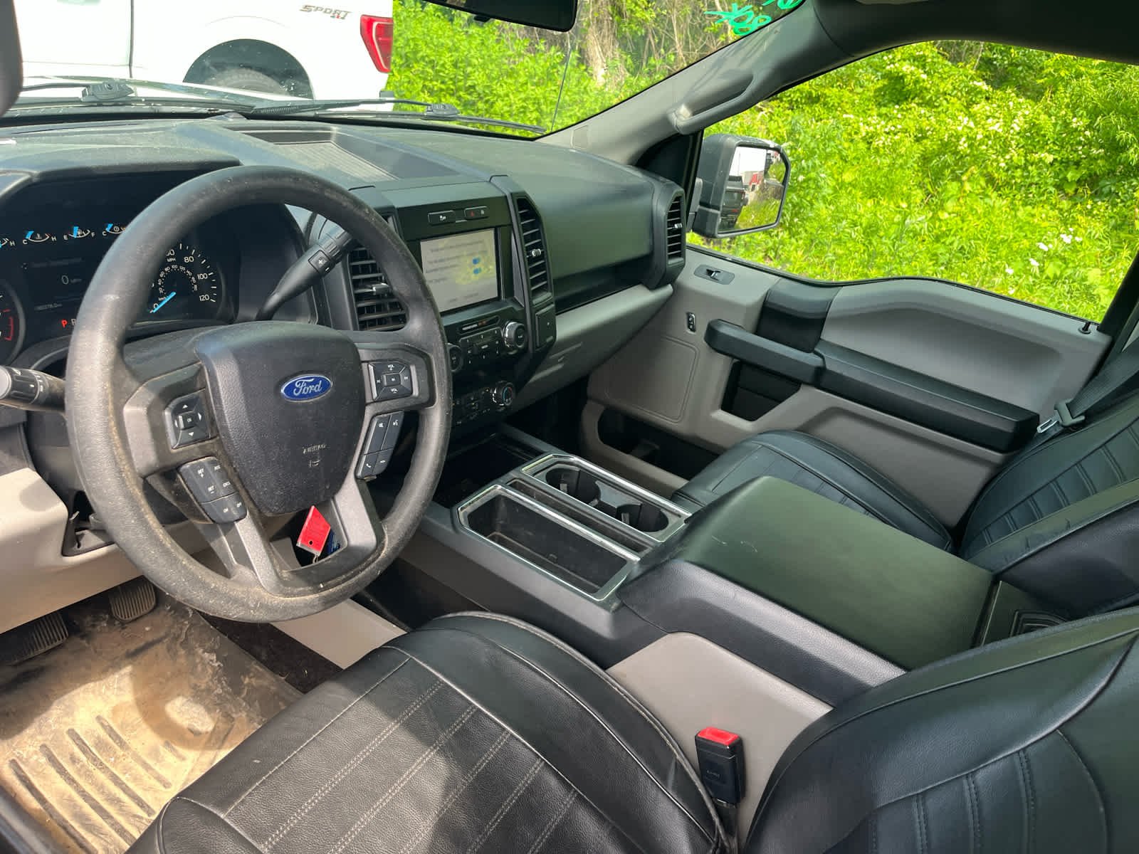 Used 2020 Magnetic Metallic Ford XL image 4