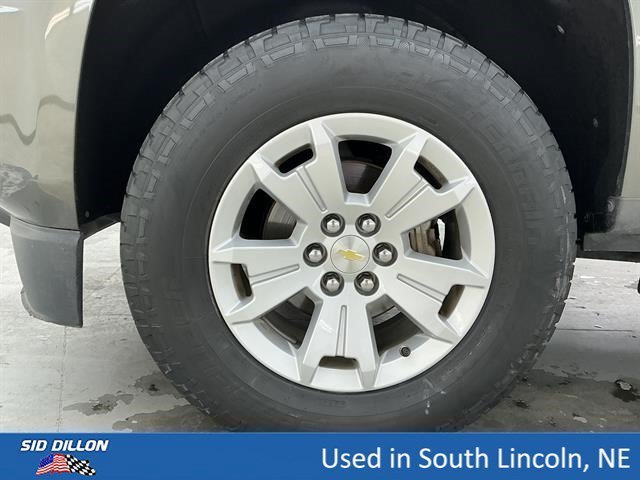 Used 2018 DEEPWOOD GREEN METALLIC Chevrolet 4WD LT image 18