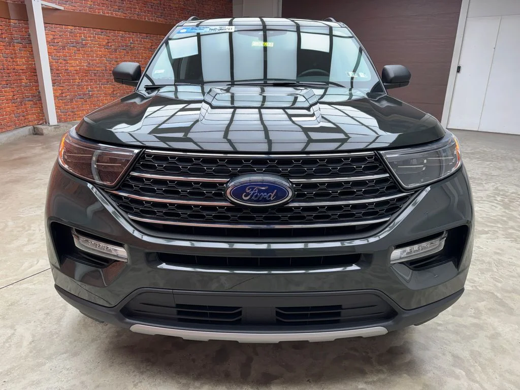 Certified Used 2023 Green Metallic Ford XLT image 8