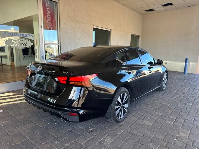 Used 2022 Black Nissan 2.5 SV image 4