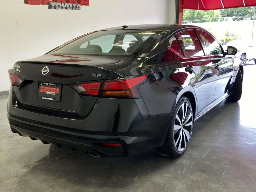 Used 2021 Black Nissan 2.5 SR image 3