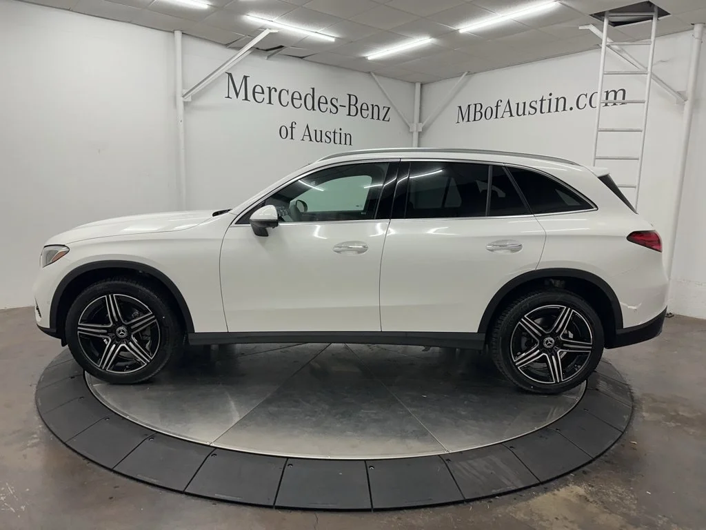 Used 2026 White Mercedes-Benz GLC 300 image 4