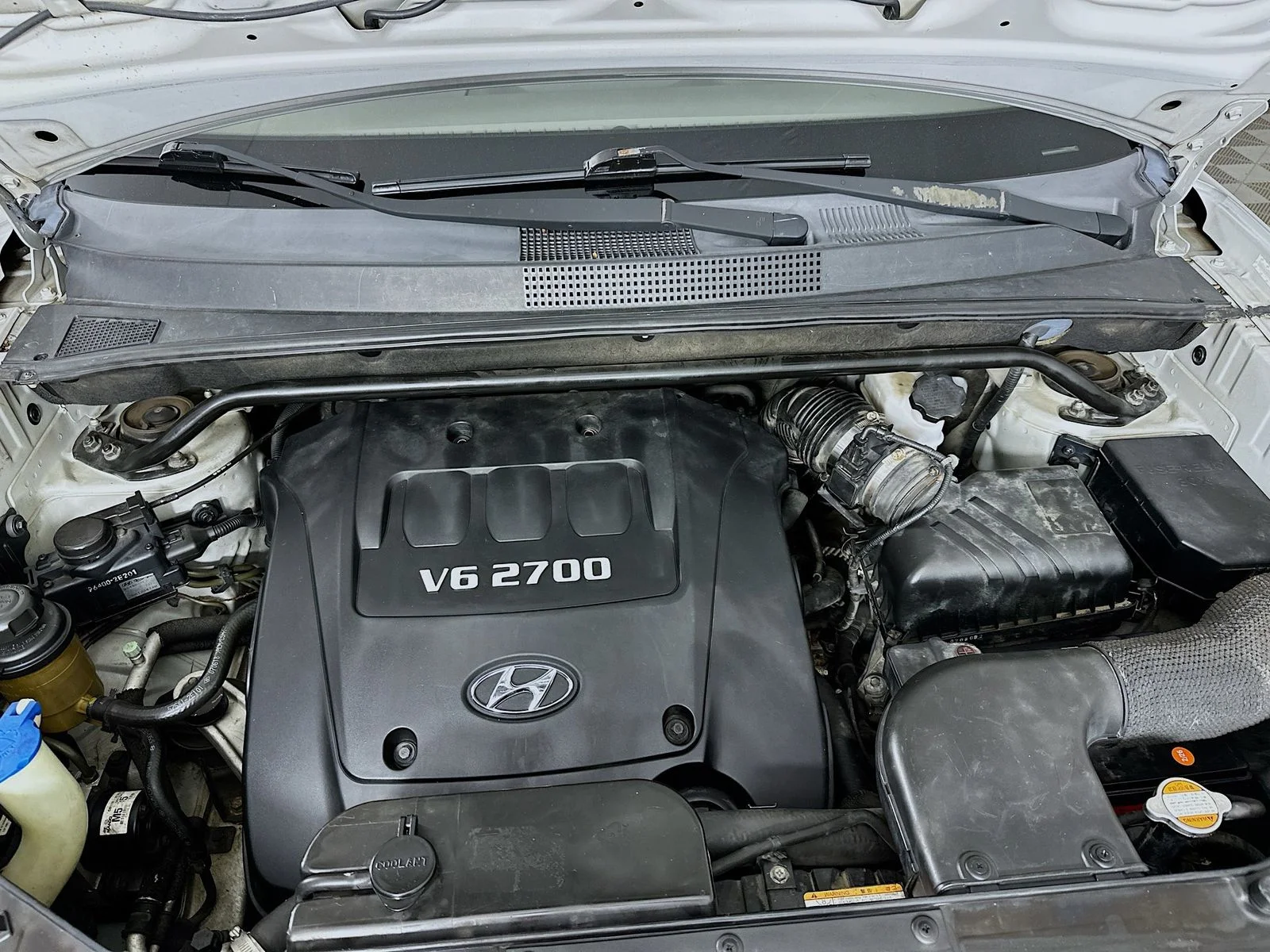 Used 2008 Silver Hyundai SE image 29
