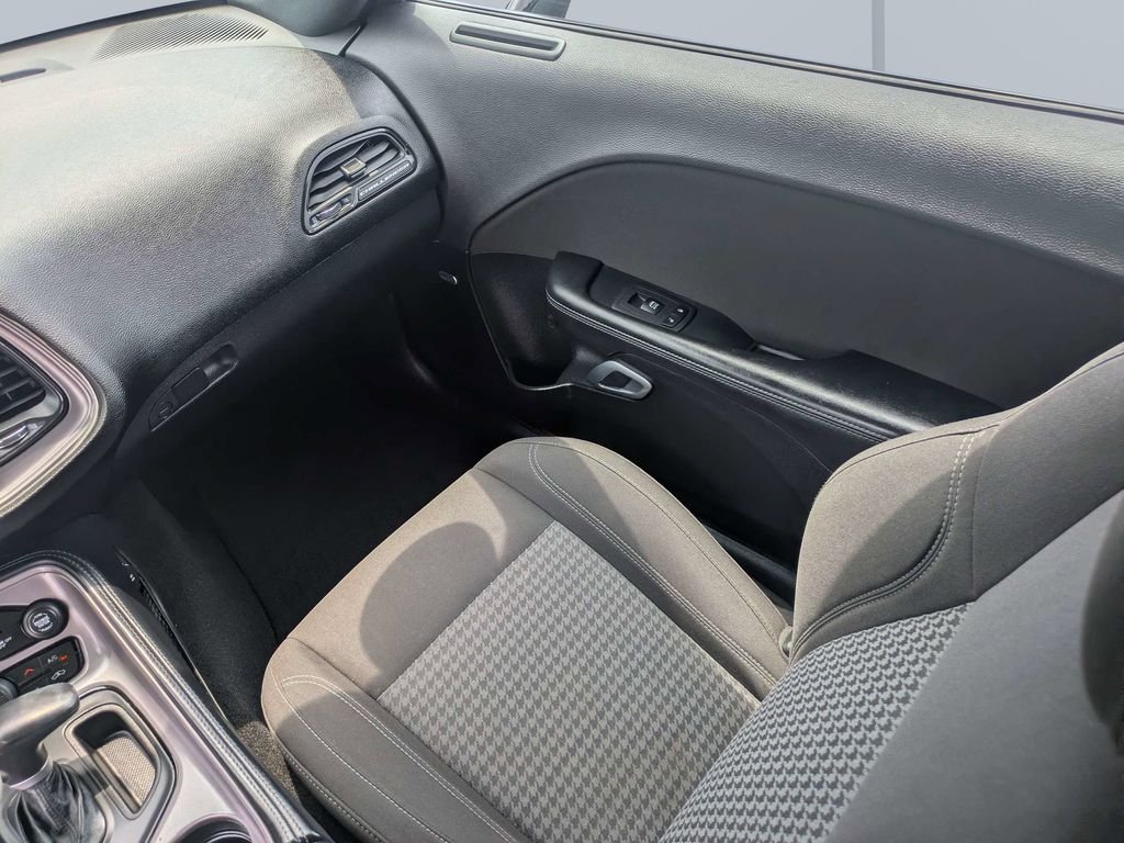 Used 2023 Black Dodge SXT image 20