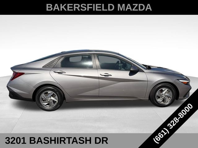 Used 2024 Silver Hyundai SE image 6