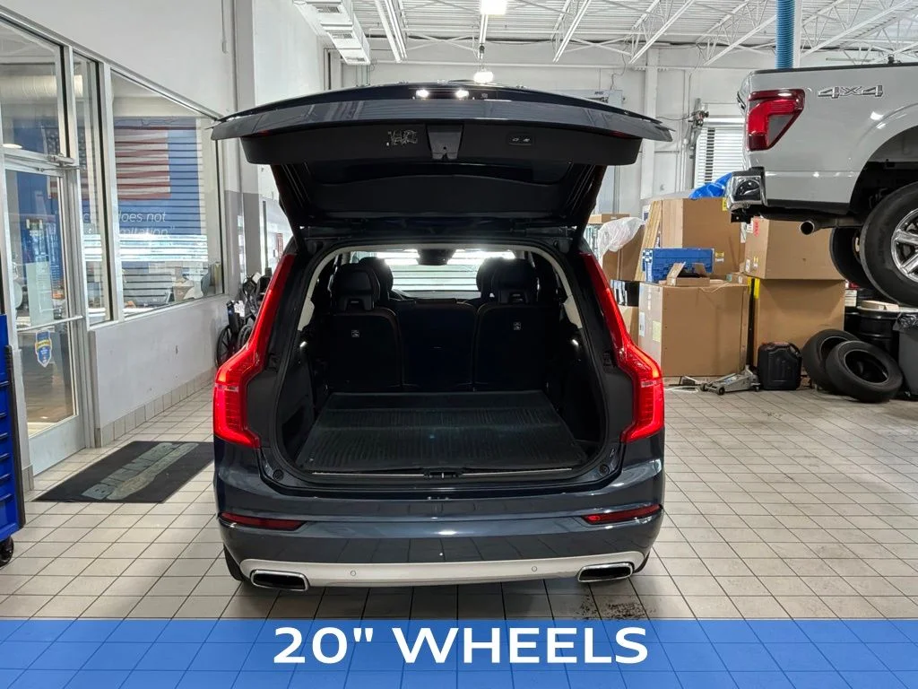 Used 2020 Blue Volvo T6 Momentum image 21