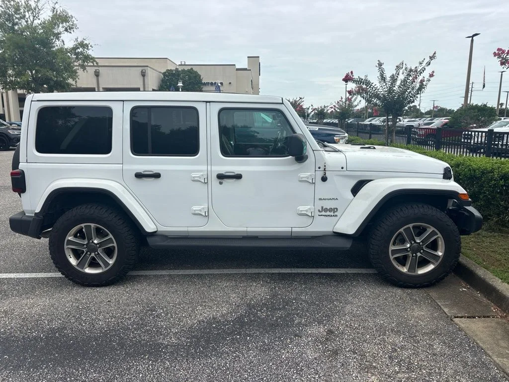 Used 2021 White Jeep Unlimited Sahara image 2