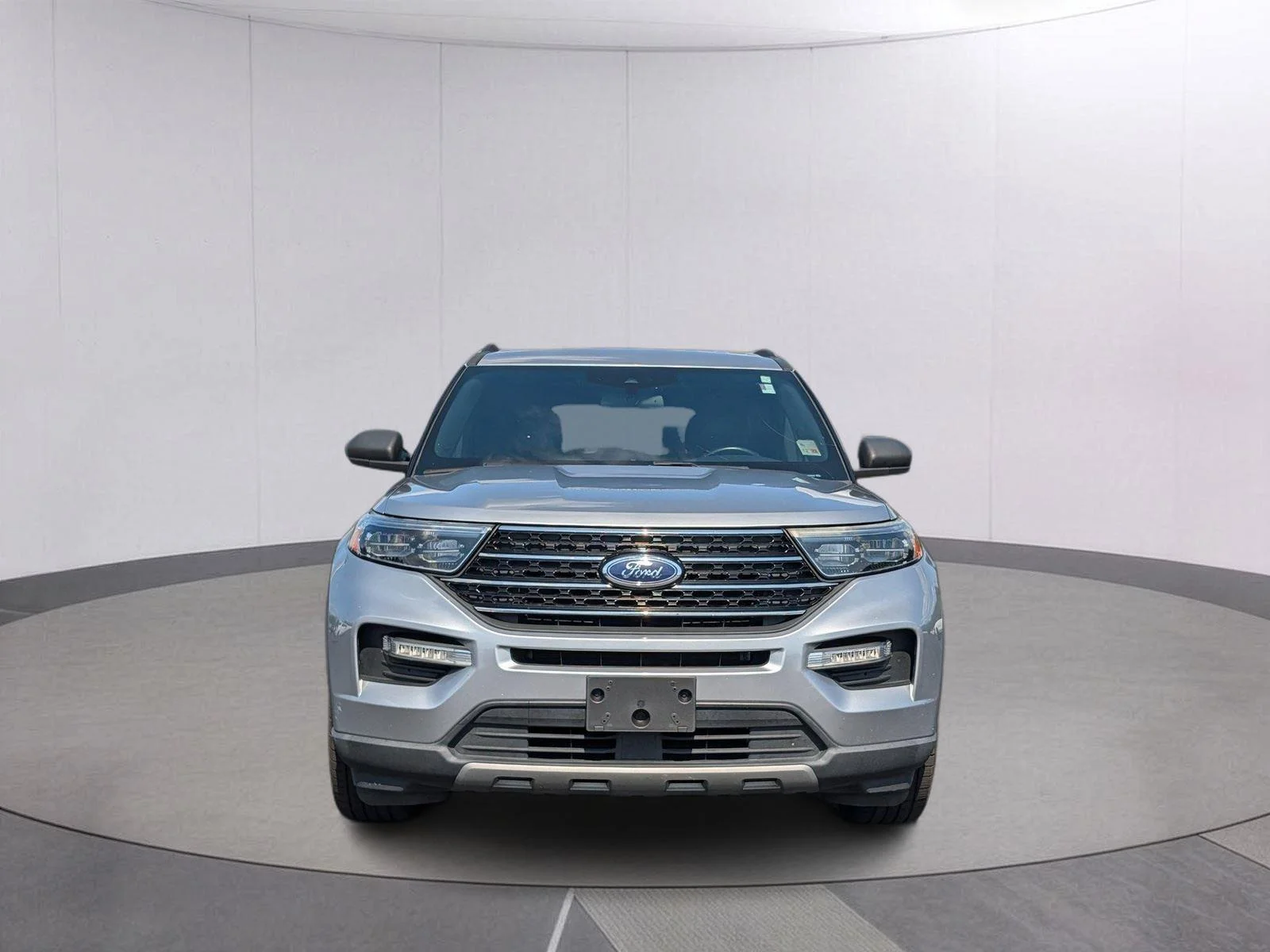 Used 2020 Iconic Silver Ford XLT image 8