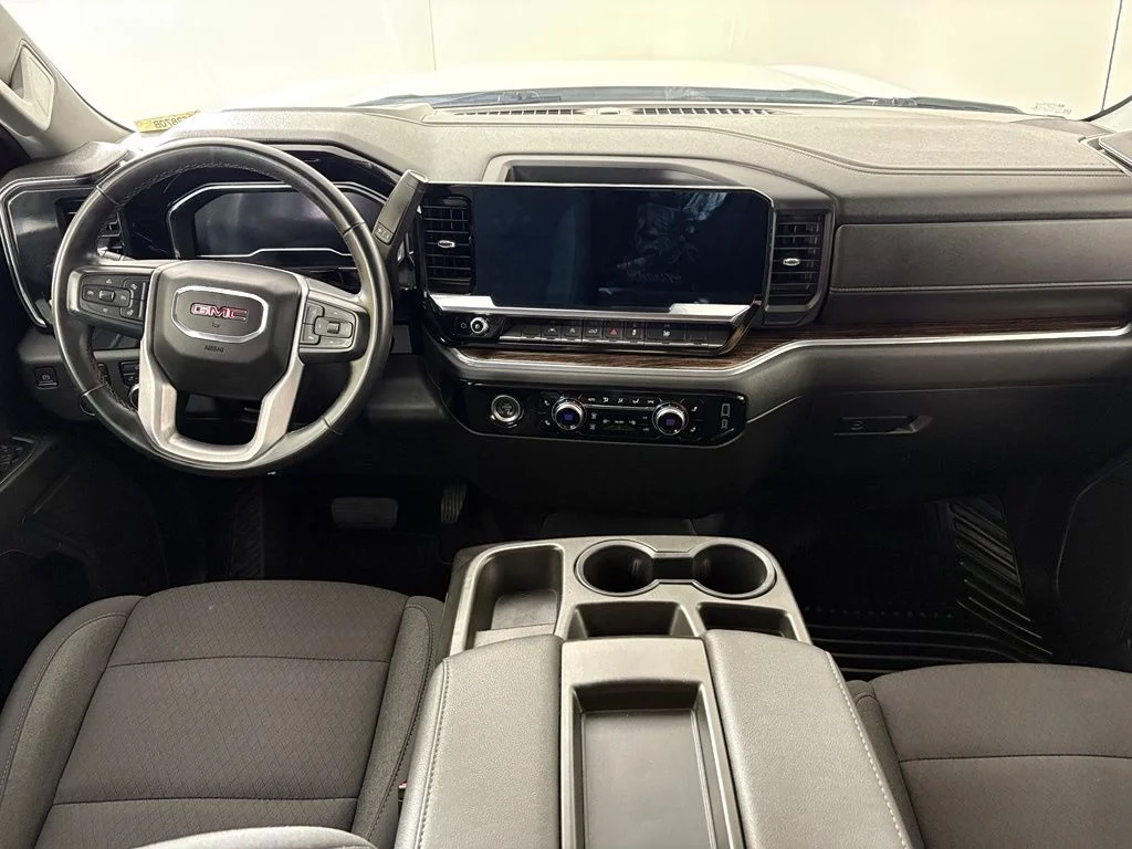 Used 2023 White GMC Elevation image 46