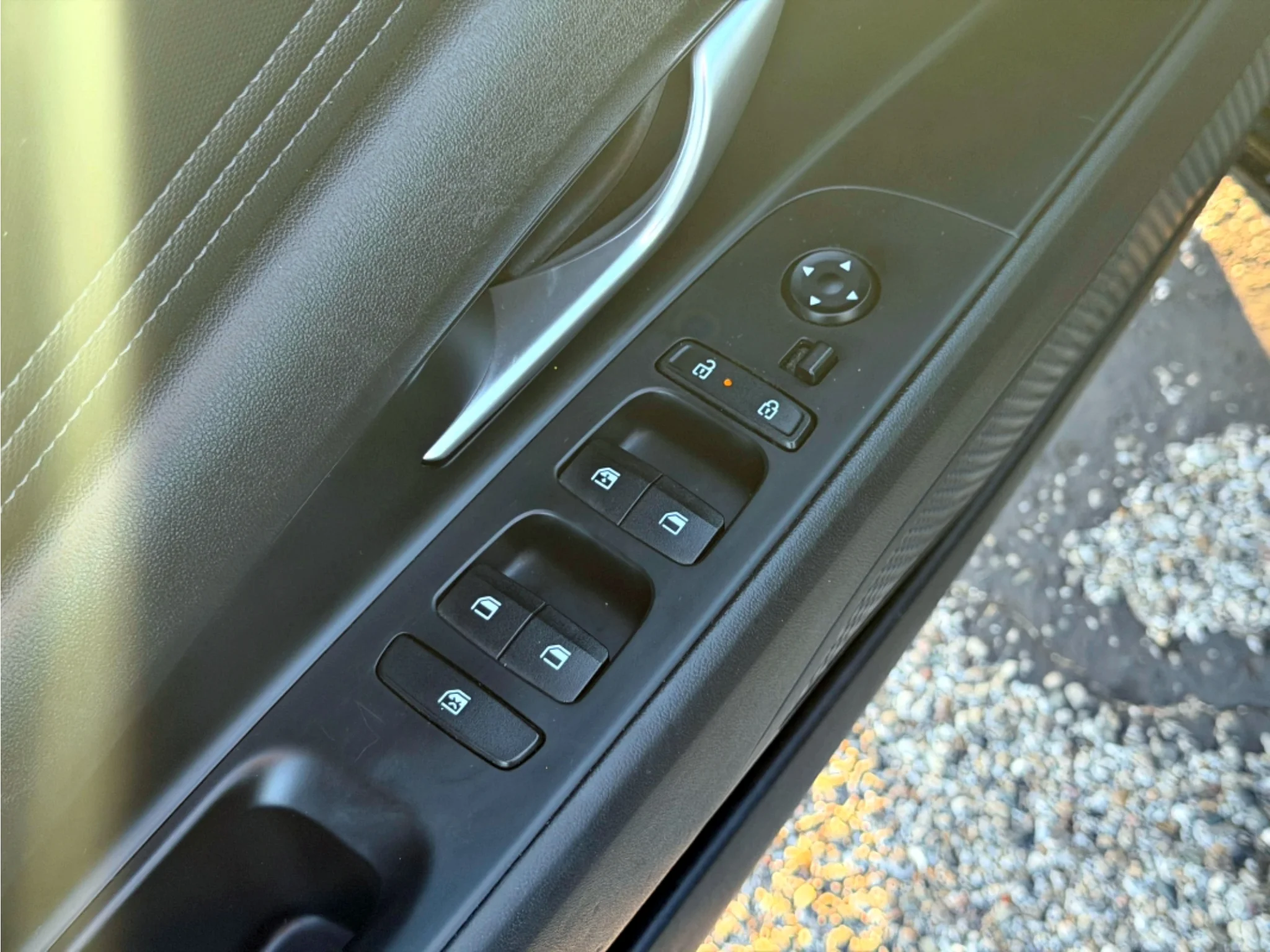 Used 2024 Abyss Black Hyundai Limited image 17